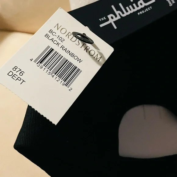 💚💚 Embroidered, Black Baseball Hat; adjustable size.The Phluid Project brand - Picture 4 of 9